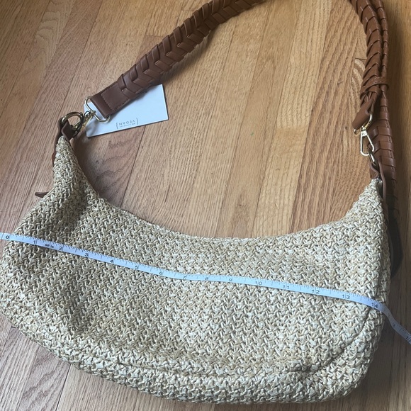 Jules Kae Tan and Cream Woven Shoulder Bag - Picture 4 of 5